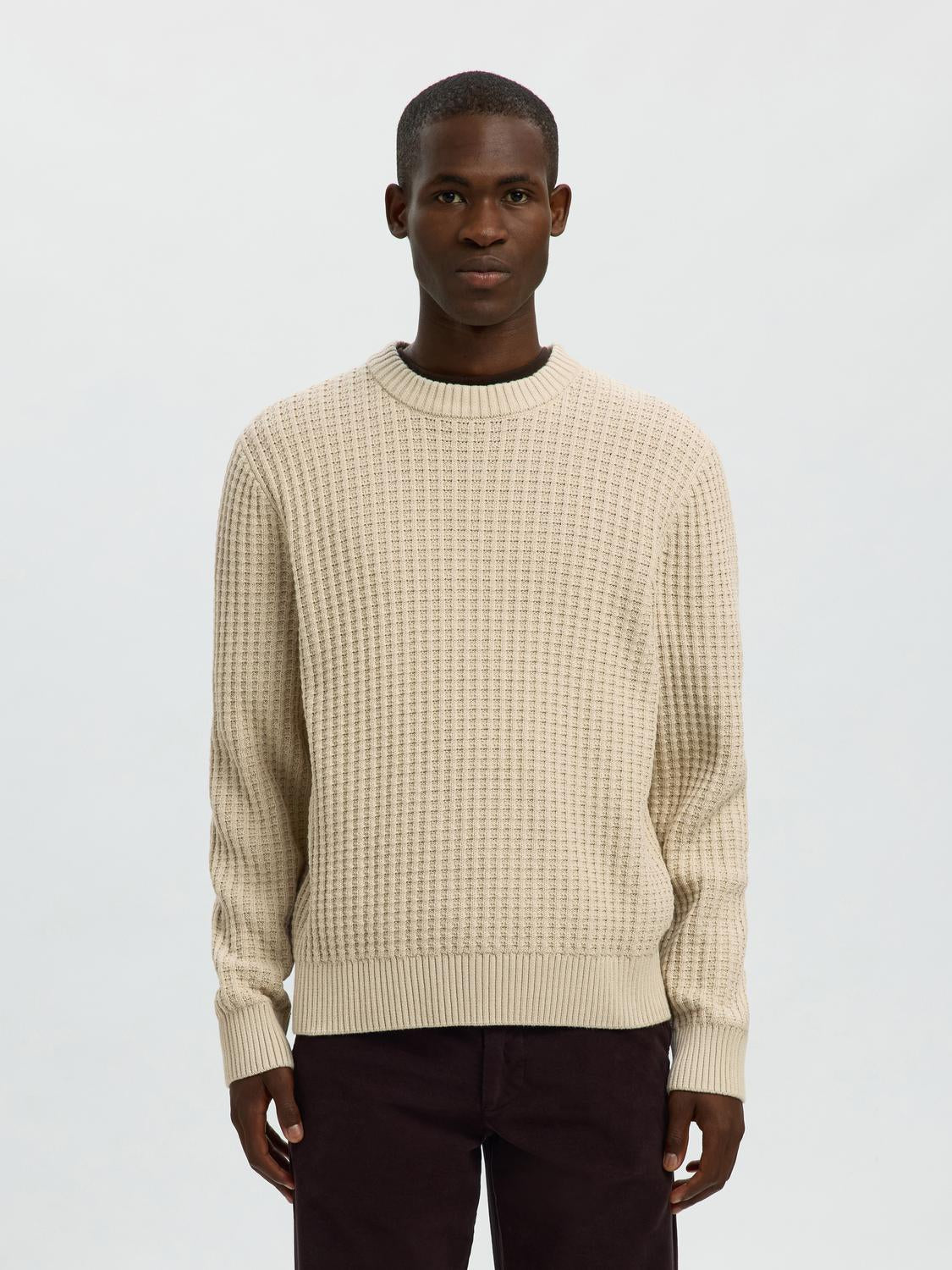 model_shot-front